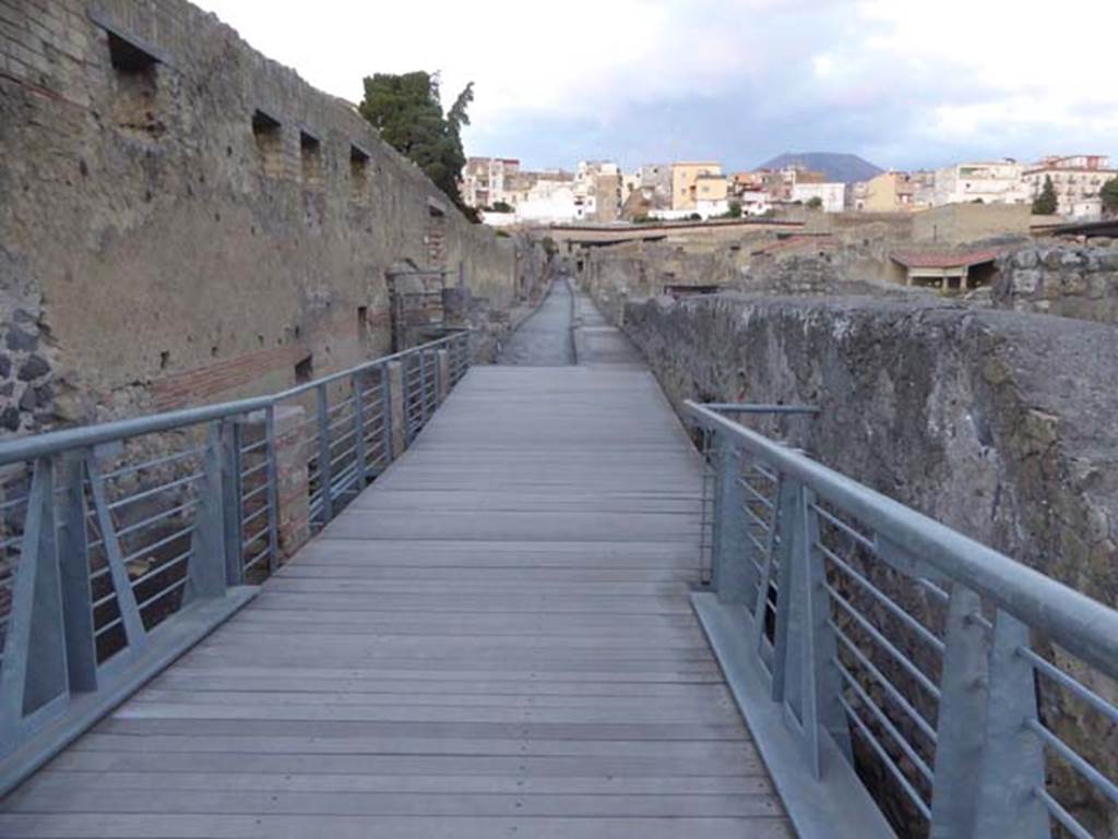 Herculaneum, September 2015. Looking north across access bridge towards Cardo III.
Photo courtesy of Michael Binns.